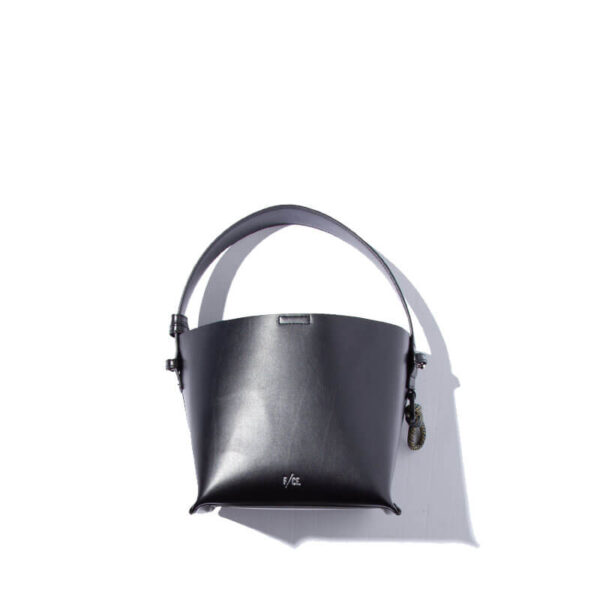 F/CE. Tech Leather Bucket Shoulder - Black