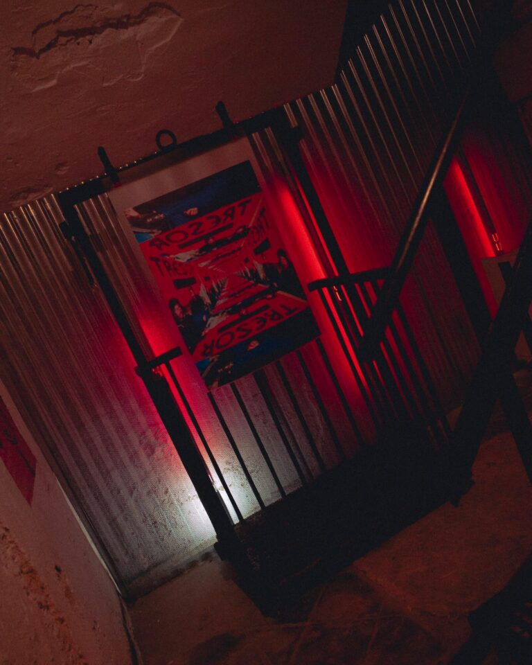 CARHARTTXTRESOR_FAKETOPIA_21-copy-768x960