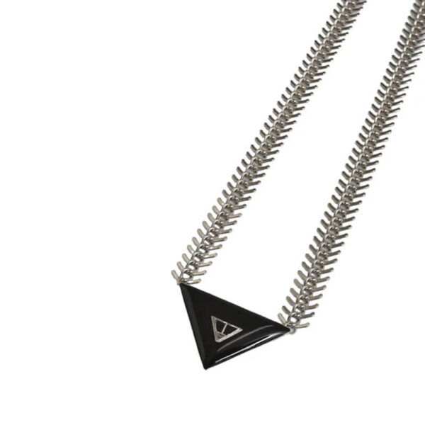 TOGA ARCHIVES Magic Triangle Necklace – Black