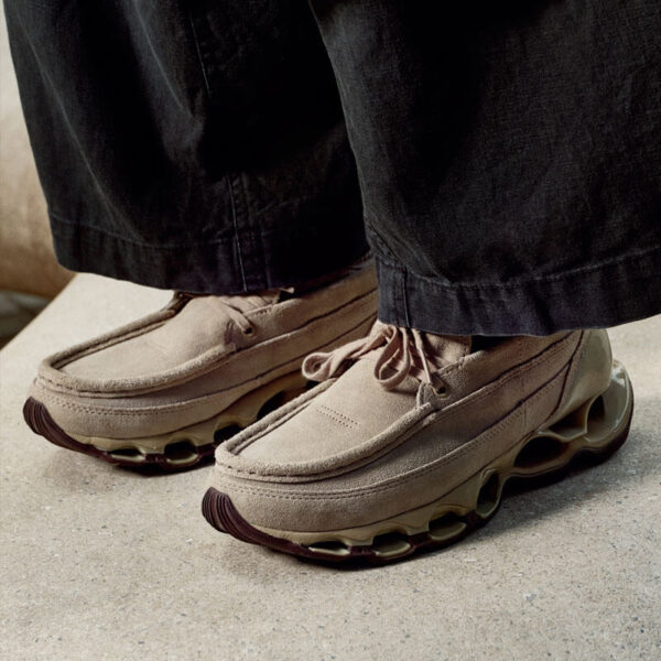 MIZUNO Wave Prophecy Moc - Taupe