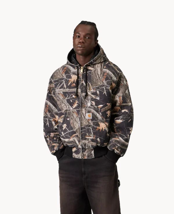 Chaqueta CARHARTT OG Active – Camo Feather Tree Negro