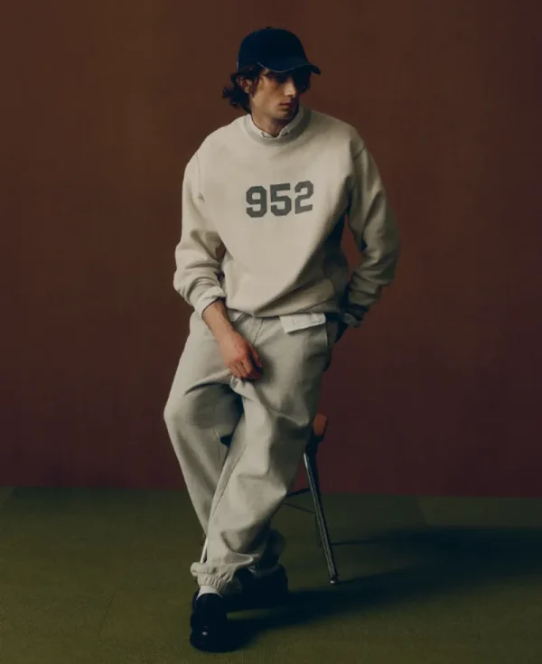 CHAMPION RRWW ICONS Reversible Crewneck Sweatshirt – Light Grey