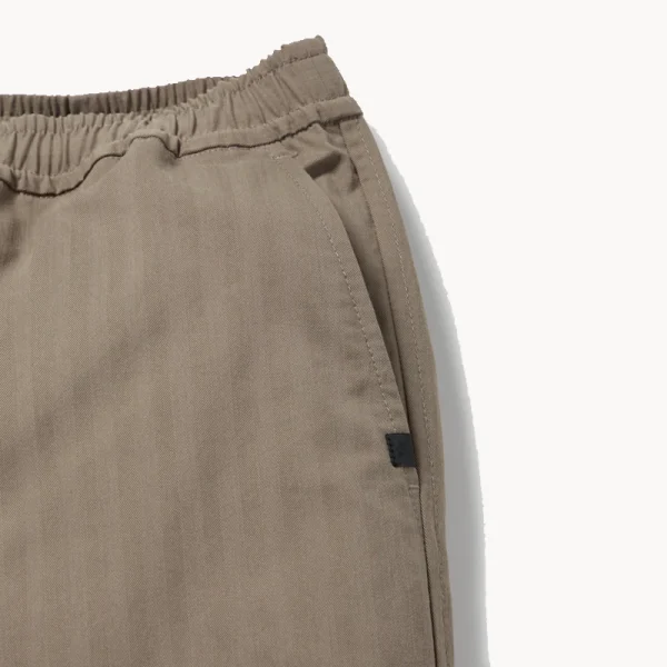 DAIWA PIER39 Tech Easy Trousers Herringbone – Sage Gray