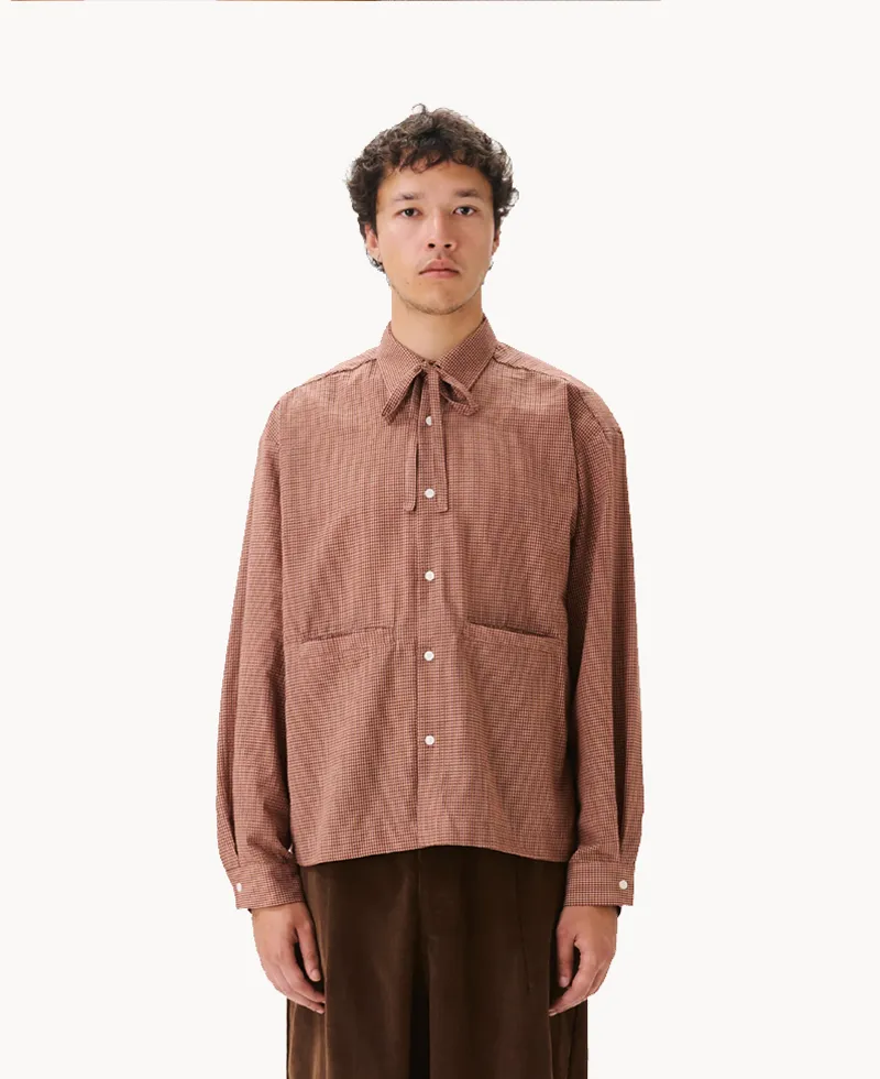 ESTUDIO NIKSEN Bowtton-up Pocket Shirt – Red Checkered ESTUDIO NIKSEN Bowtton-up Pocket Shirt – Red Checkered