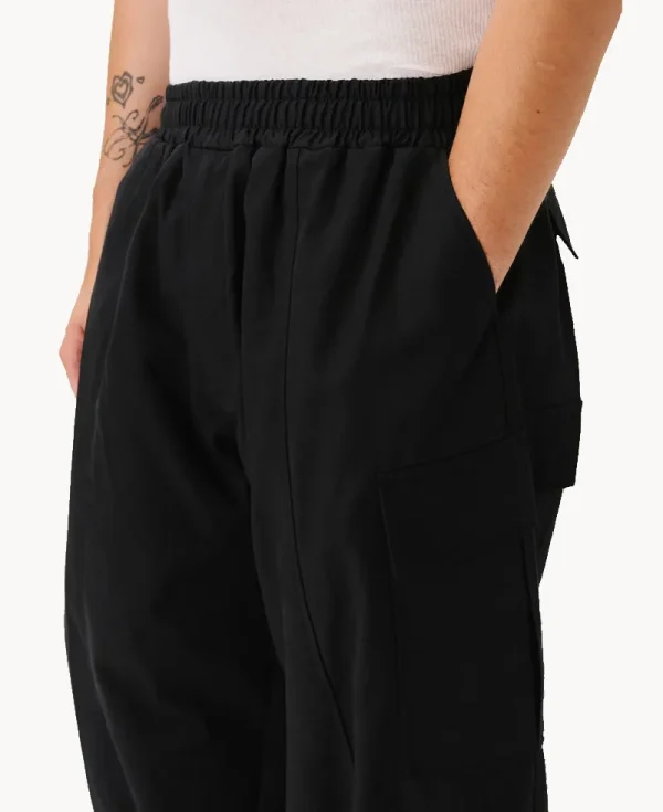 ESTUDIO NIKSEN Paneleld Cargo Pants – Black