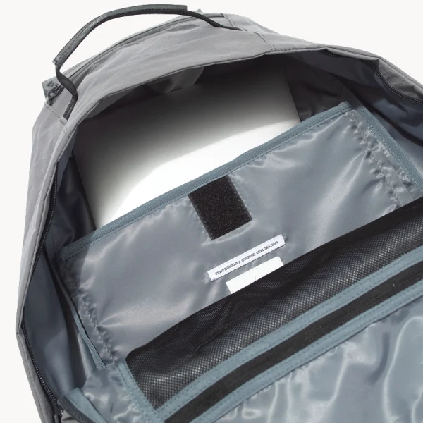 F Ce Sculpt Nylon Day Pack Konbu® – Black