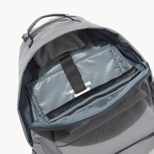 F Ce Sculpt Nylon Day Pack Konbu® – Black