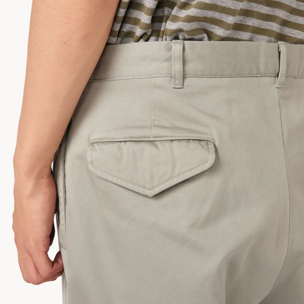 NANAMICA Double Pleated Chino Pants – Light Gray