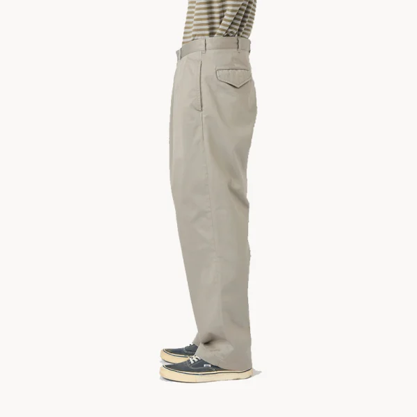 NANAMICA Double Pleated Chino Pants – Light Gray