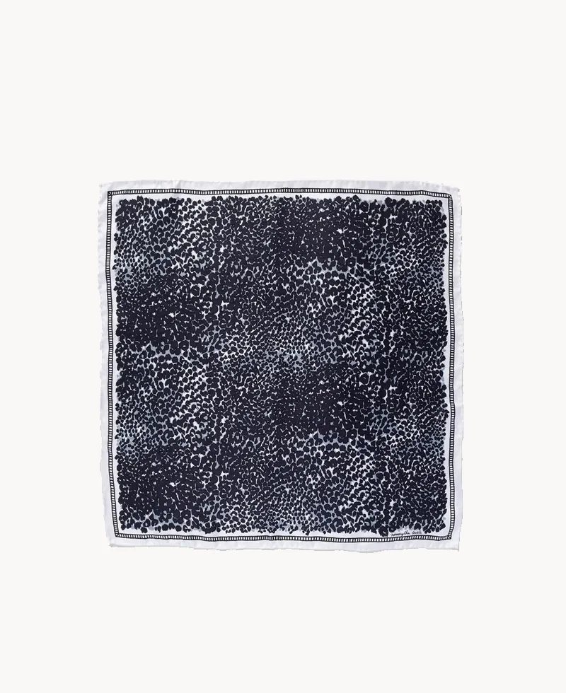 NOMARHYTHM Leopard Bandana Scarf – Gray NOMARHYTHM TEXTILE Leopard Bandana Scarf – Gray