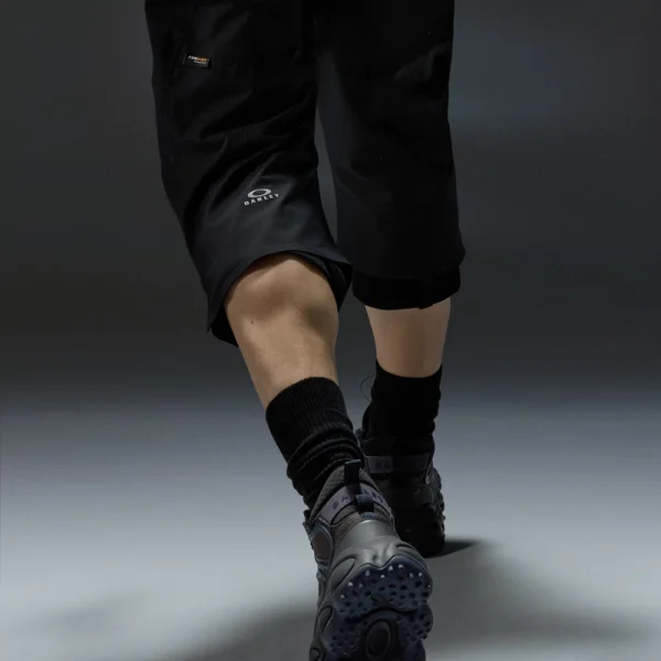 OAKLEY Latitude Veil 3/4 Shorts - Pitch Black