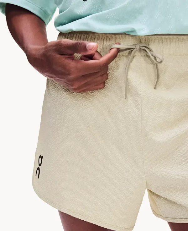 ON RUNNING Performance Volt Short 1 – Hare