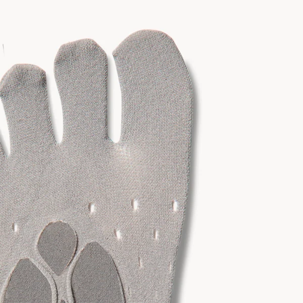 ROA Paws Fishnet Five Fingers Socks – Light Grey