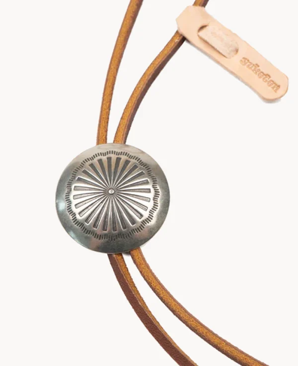 YUKETEN Leather Bolo Tie with Concho – Brown